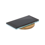 Chargeur sans fil circulaire en bambou avec petite LED bleue couleur bois cinquième vue