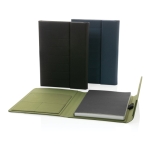 Conférencier corporatif élégant recyclé avec carnet A5 Magnet RPET couleur vert militaire vue générale