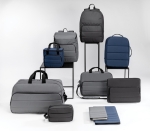 Housse pour PC portable recyclée avec poche latérale 15,6” Pocket RPET couleur gris foncé vue d'ambiance 2