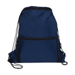 Sac cordon personnalisé avec poche en PET recyclé en couleur Adventure couleur bleu marine deuxième vue frontale