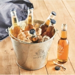 Seau métallique avec poignée pour boissons et ouvre-bouteille Cerveza couleur argenté mat vue d'ambiance principale