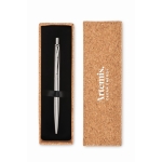 Stylo en inox dans une boîte en liège à l'encre bleue CorkAlu couleur argenté mat deuxième vue principale