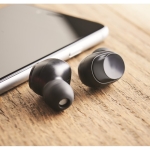 Écouteurs intra-auriculaire sans fil promotionnel avec étui Small couleur noir vue d'ambiance