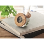 Horloge avec boîtier en bambou qui fonctionne sans pile Water Drop couleur gris transparent vue d'ambiance principale