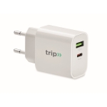 Prise UE à 2 connexions type A et C et charge rapide UE Port couleur blanc vue principale