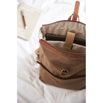 Sac à dos pour ordinateur en polyester recyclé avec boucle couleur marron clair vue d'ambiance 4