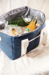 Sac isotherme recyclé de type panier avec bandoulière City Jasper couleur bleu vue d'ambiance 2