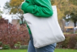 Sac promotionnel en toile recyclée non teintée 285g/m2 EcoTrace Raw couleur blanc cassé vue d'ambiance