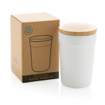 Mug en plastique recyclé avec couvercle en bambou 300ml EcoBrew couleur blanc vue avec boîte