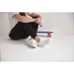 Chaussures en cuir synthétique avec semelle en caoutchouc taille 37 couleur blanc vue d'ambiance