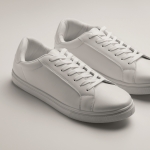 Chaussures en cuir synthétique léger avec semelle caoutchouc taille 42 couleur blanc troisième vue photographique