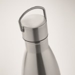 Bouteille isotherme en acier recyclé avec bouchon et poignée 500ml couleur argenté mat troisième vue photographique