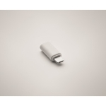 Set de câbles multi-connectés dans une boîte avec support de téléphone couleur blanc septième vue photographique