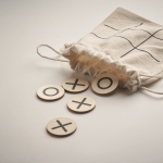 Jeu de morpion en bois avec plateau dans un sac en coton couleur beige cinquième vue photographique
