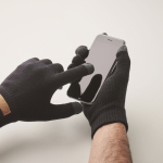 Gants tactiles en polyester RPET avec étiquette logo en liège couleur noir quatrième vue photographique