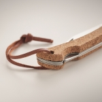 Couteau pliant en acier inoxydable avec manche en liège et ficelle couleur beige cinquième vue photographique