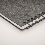 Carnet avec couverture en feutre et porte-stylo A5 avec pages lignées couleur gris foncé sixième vue photographique