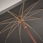 Parapluie manuel RPET en pongé coupe-vent avec armature en bambou Ø104 couleur noir cinquième vue photographique