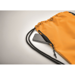 Sac à dos en polyester RPET avec cordon épais et poche zippée quatrième vue photographique