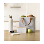 Sac en feutre recyclé avec poignées en cuir synthétique couleur gris clair troisième vue