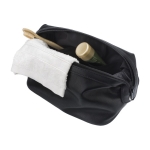 Trousse de toilette en cuir à fermeture éclair, 2 boutons latéraux couleur noir troisième vue