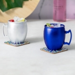 Mug d´entreprise en aluminium avec poignée géométrique de 540 ml vue d'ambiance