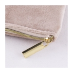 Trousse en velours à détails dorés sur la fermeture éclair et tirette couleur naturel première vue