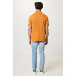 Polo publicitaire en coton recyclé 220 g/m² Iqoniq Yosemite couleur orange deuxième vue avec modèle