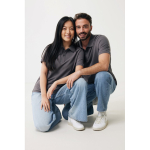 Polo publicitaire en coton recyclé 220 g/m² Iqoniq Yosemite couleur argenté mat vue avec modèle
