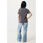 Polo publicitaire en coton recyclé 220 g/m² Iqoniq Yosemite couleur argenté mat quatrième vue avec modèle