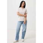 Polo publicitaire en coton recyclé 220 g/m² Iqoniq Yosemite couleur rose clair  troisième vue avec modèle