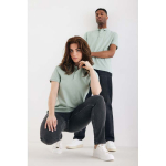 polo publicitaire en coton recyclé 220 g/m2 Iqoniq Yosemite couleur vert olive vue avec modèle