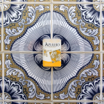 Savon végétal avec symboles portugais à l'huile d'olive de 75g vue d'ambiance