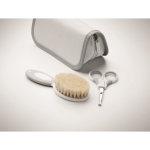 Set de toilette pour bébé 6 pièces dans un étui à fermeture éclair couleur blanc quatrième vue photographique