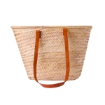 Sac en paille au design chic à longues anses et patch en similicuir couleur marron clair quatrième vue