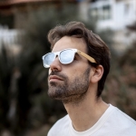 Lunettes de soleil colorées à branches en bambou et protection UV400 quatrième vue