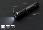 Lampe torche en aluminium recyclé de 100 m de portée à 5 modes couleur noir huitième vue