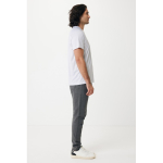 T-shirt sport polyester recyclé, casual fit 150 g/m² Iqoniq couleur gris clair quatrième vue avec modèle