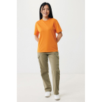 T-shirt unisexe en coton recyclé, slim fit, 160 g/m², Iqoniq couleur orange troisième vue avec modèle