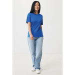 T-shirt unisexe en coton recyclé, slim fit, 160 g/m², Iqoniq couleur bleu roi deuxième vue avec modèle