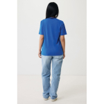 T-shirt unisexe en coton recyclé, slim fit, 160 g/m², Iqoniq couleur bleu roi cinquième vue avec modèle