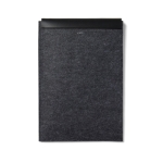 Housse pour ordinateur portable de 14” en feutre recyclé à rabat couleur noir troisième vue