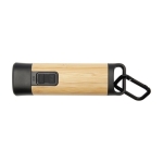 Lampe torche en bambou et plastique recyclé à mousqueton avec 3 modes couleur naturel deuxième vue frontale