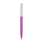 Stylo en plastique recyclé de divers coloris à encre noire couleur fuchsia