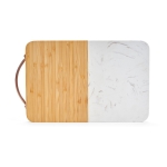 Planche à découper design en bambou et marbre à anse supérieure couleur naturel vue frontale