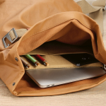 Sac à dos imperméable en coton recyclé pour ordinateur portable 17'' 23L couleur camel quatrième vue