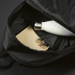 Sac à dos 18L en RPET à compartiment PC et bandes réfléchissantes couleur noir deuxième vue detaillée