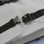Sac à dos en cuir synthétique recyclé et plastique recyclé pour PC 17” couleur gris clair quatrième vue