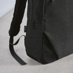 Sac à dos 18L en RPET 300D à compartiment frontal zippé 15,6” couleur noir deuxième vue detaillée