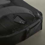 Sac à dos urbain en plastique recyclé avec sangle pour trolley 17” couleur noir cinquième vue detaillée